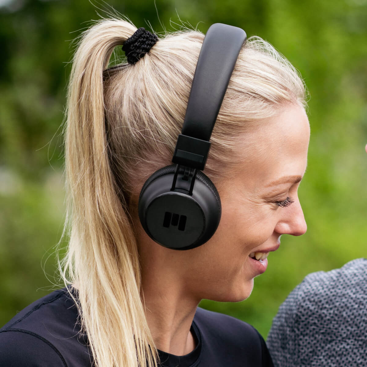 MOOVE35i PRO - Black in Black